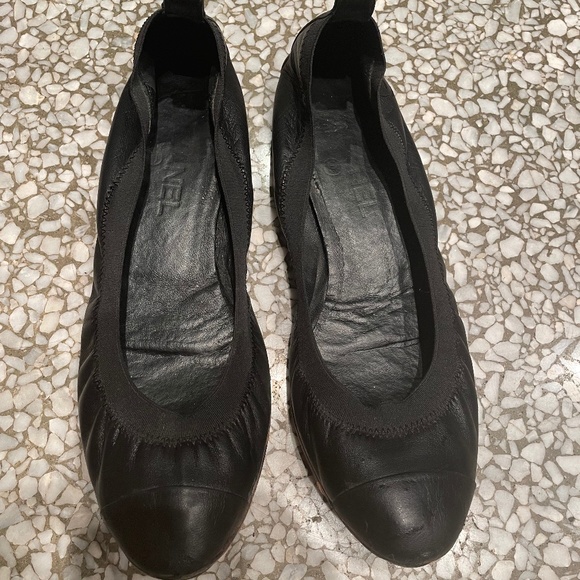 CHANEL Black Leather Flats - Picture 2 of 6